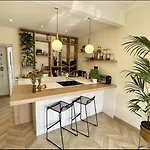 Appartement 1 Chambre Entierement Renovee - Vue Sur Les Toits De Paris - 2 Personnes